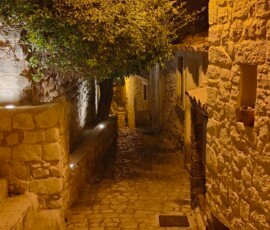 Wandering the alleys of Borgo e Donne in Scicli.