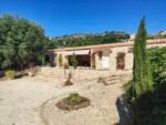 The Summer House (Casa Estiva) was (re)built in the most ancient roman and traditional masseria style, only in massive blocks of sicilian sandstone, Chiaramonte stone slabs, massive wood (pine, wallnut and olive) and traditional sicilian terracotta tiles, with the help local artisan masons, and carpenters, custodians of the ancient art.